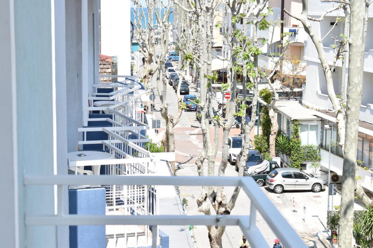 Hotel Ginevra E Residence Cattolica Exterior foto